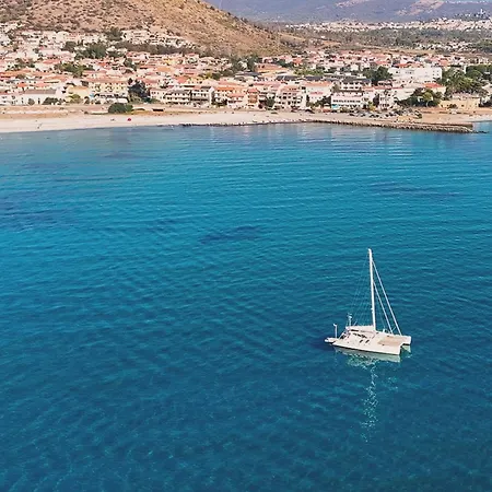 Apartment Massetti Per Coppie Sulla Costa Nord Est Dell Isola A Pochi Passi Dalla La Caletta